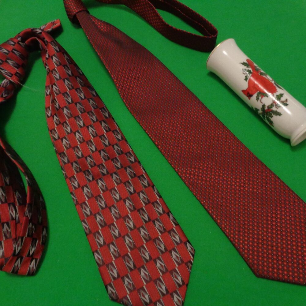 2 RETRO TIES & CHRISTMAS BIRD SM VASE LOT